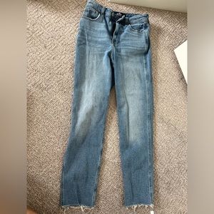 Hollister ultra high rise mom Jean
